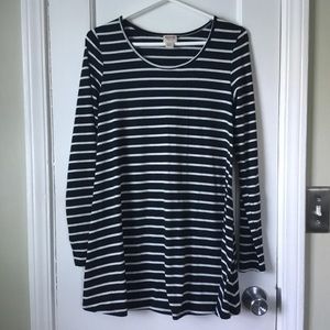 Black and white soft trapeze style shift dress